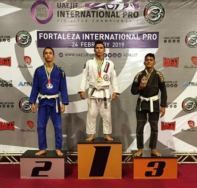 Altoense de 16 anos fatura medalha de prata em evento internacional de Jiu-Jitsu 